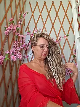 Snapshot of MariaRichi_ chatting on 09-21-25, 08:05 MariaRichi online show from 09-21-25, 08:05