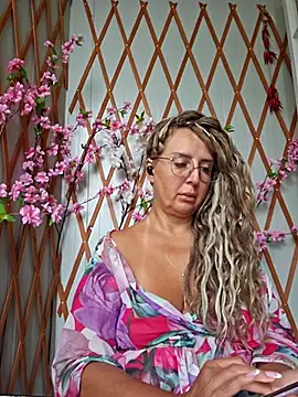 Snapshot of MariaRichi_ chatting on 09-23-25, 07:22 MariaRichi online show from 09-23-25, 07:22