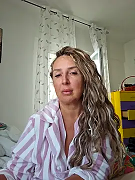 Snapshot of MariaRichi_ chatting on 09-29-25, 06:51 MariaRichi online show from 09-29-25, 06:51