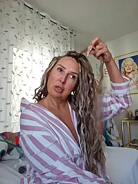 Snapshot of MariaRichi_ chatting on 10-03-25, 07:16 MariaRichi online show from 10-03-25, 07:16