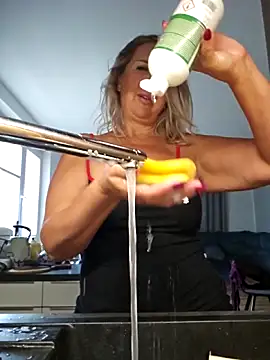 Snapshot of MariaRichi_ chatting on 10-12-25, 07:40 MariaRichi online show from 10-12-25, 07:40