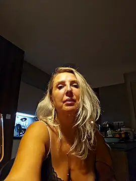 Snapshot of MariaRichi_ chatting on 10-13-25, 07:58 MariaRichi online show from 10-13-25, 07:58