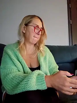 MariaRichi  online show from 11-09-25, 07:39