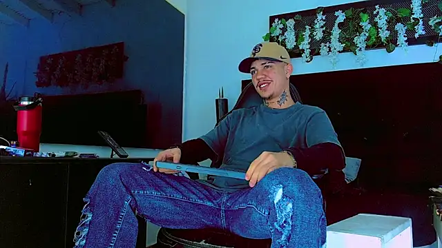 HannibalLester online show from 04-09-26, 06:19