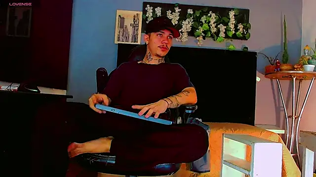HannibalLester online show from 07-22-26, 04:48