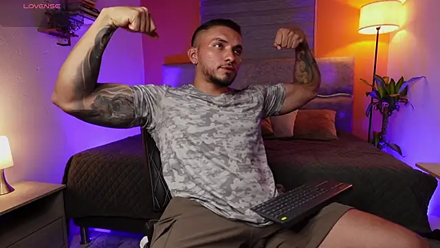 maximusclark1 online show from 07-01-26, 11:26