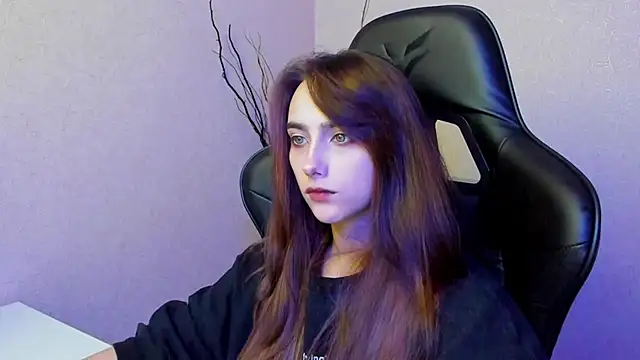 Snapshot of SilverDream chatting on 12-24-24, 12:44 SilverDream online show from 12-24-24, 12:44