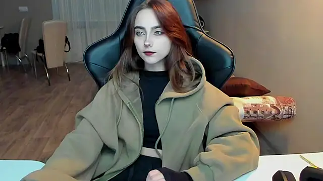 Snapshot of SilverDream chatting on 02-04-25, 08:06 SilverDream online show from 02-04-25, 08:06