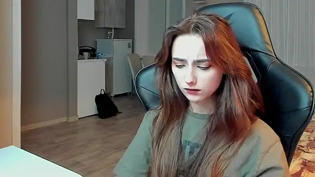 Snapshot of SilverDream chatting on 02-09-25, 01:55 SilverDream online show from 02-09-25, 01:55