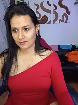 Snapshot of elena_jonees chatting on 06-05-26, 08:36 elena jonees online show from 06-05-26, 08:36