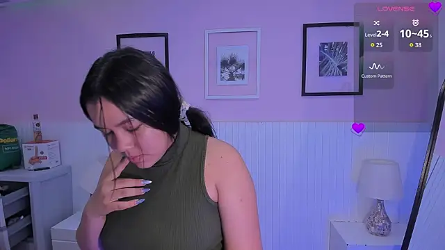 emma smile online show from 04-17-26, 11:46