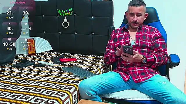 Snapshot of Yeol_King chatting on 11-18-25, 06:23 Yeol King online show from 11-18-25, 06:23