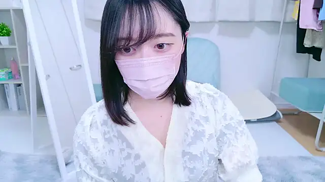 Snapshot of Yurie_ chatting on 12-21-24, 07:35 Yurie online show from 12-21-24, 07:35