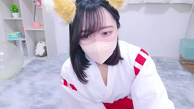 Snapshot of Yurie_ chatting on 01-02-25, 02:33 Yurie online show from 01-02-25, 02:33