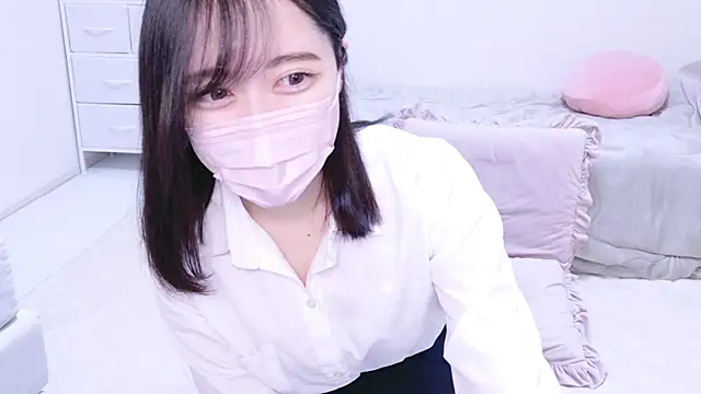 Snapshot of Yurie_ chatting on 02-02-25, 02:17 Yurie online show from 02-02-25, 02:17