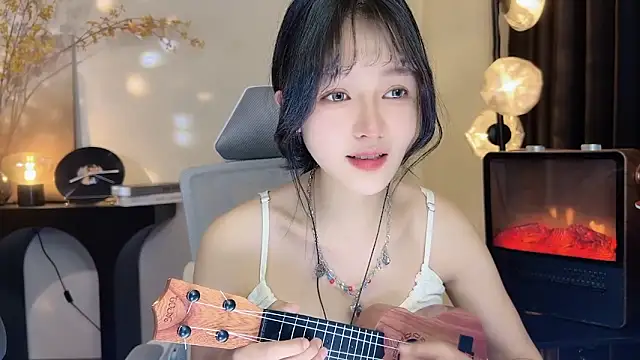 xiaodaibabyy online show from 01-06-25, 02:25