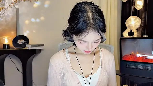 xiaodaibabyy online show from 02-10-25, 04:25