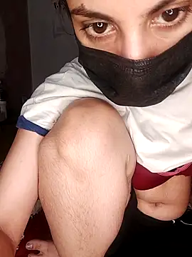 Snapshot of InLero chatting on 03-08-25, 07:27 InLero online show from 03-08-25, 07:27