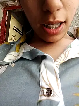 Snapshot of InLero chatting on 03-19-25, 09:17 InLero online show from 03-19-25, 09:17