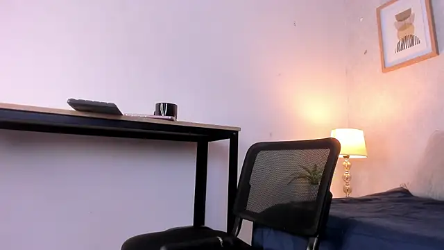 Caroline dh online show from 04-04-26, 11:51