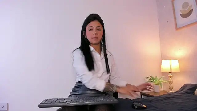 Caroline dh online show from 05-29-26, 11:41