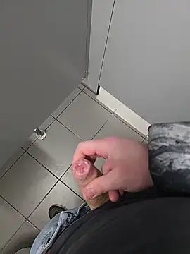 Snapshot of Ibag01 chatting on 03-18-26, 09:56 Ibag01 online show from 03-18-26, 09:56