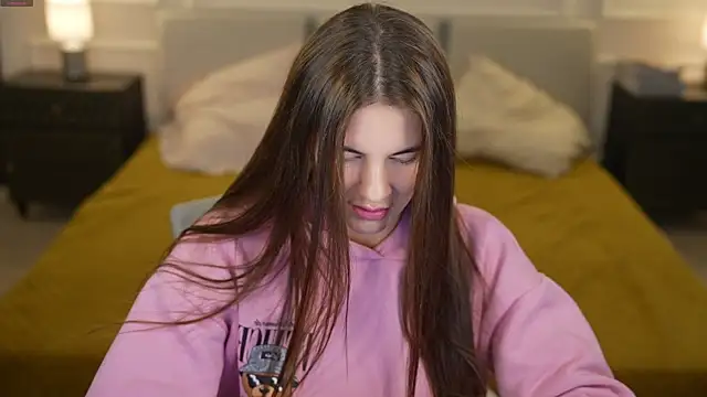 Julia  Star  online show from 09-27-25, 08:30