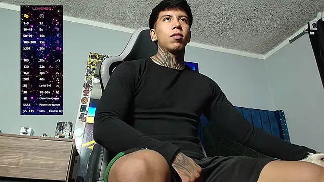 Nickhot0609 online show from 07-21-26, 05:37