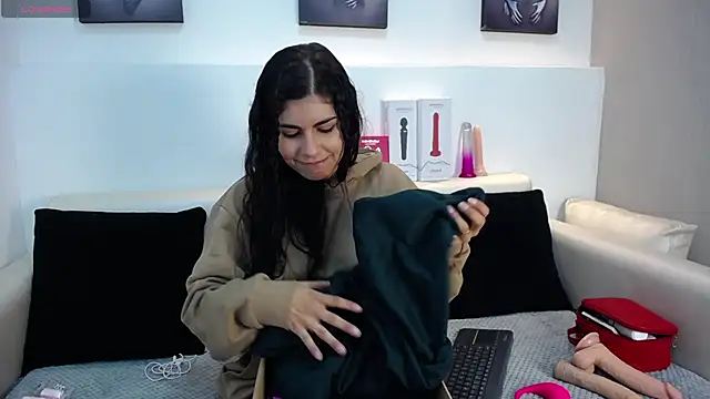 Melodi Roux online show from 04-07-26, 01:44