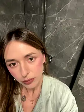 Sophie Enzo online show from 10-16-25, 08:10