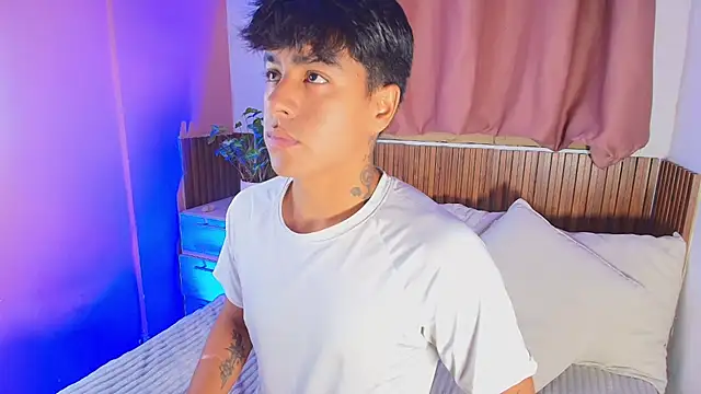 kiing azahell online show from 04-18-26, 11:16