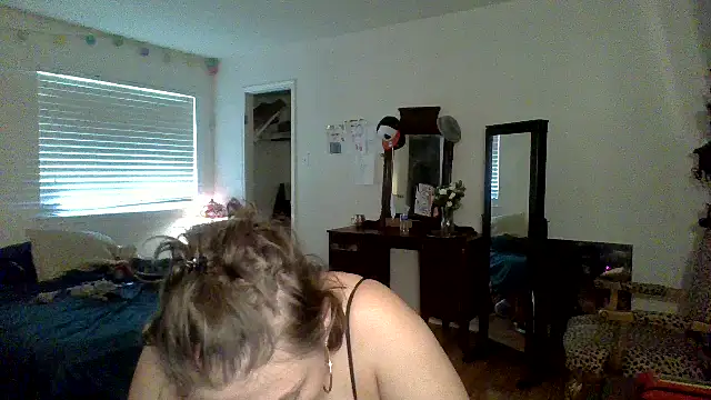 Snapshot of sophiarica chatting on 05-26-26, 06:37 sophiarica online show from 05-26-26, 06:37