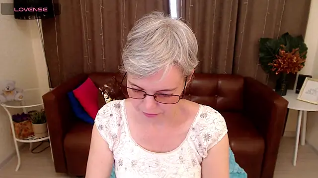 Cutie Erikaa1 online show from 03-01-25, 08:45