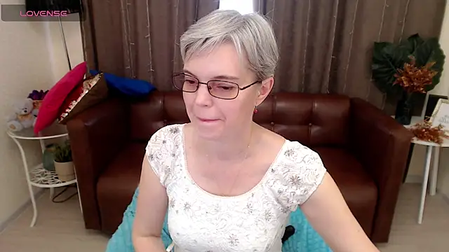 Cutie Erikaa1 online show from 03-02-25, 08:27