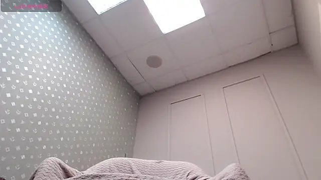 Cutie Erikaa1 online show from 03-02-26, 05:08