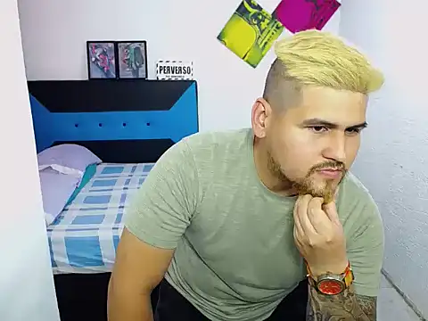 Snapshot of pitbullveryhot chatting on 12-06-24, 05:22 pitbullveryhot online show from 12-06-24, 05:22