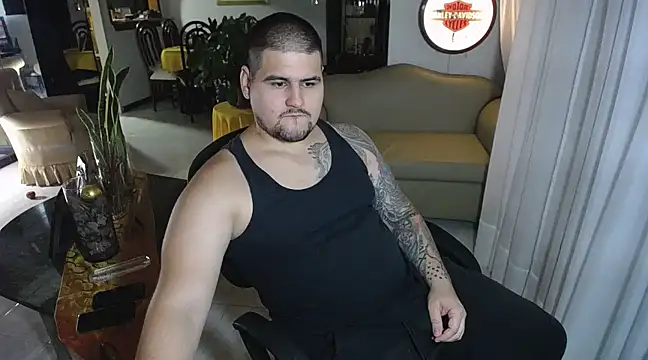 Snapshot of pitbullveryhot chatting on 02-18-25, 10:05 pitbullveryhot online show from 02-18-25, 10:05