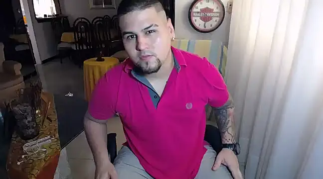 Snapshot of pitbullveryhot chatting on 03-01-25, 04:44 pitbullveryhot online show from 03-01-25, 04:44