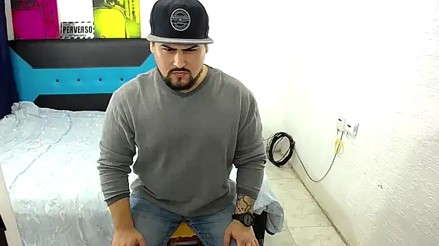 Snapshot of pitbullveryhot chatting on 10-03-25, 02:19 pitbullveryhot online show from 10-03-25, 02:19