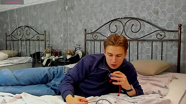 Snapshot of Marcus_Swampov chatting on 12-05-24, 03:26 Marcus Swampov online show from 12-05-24, 03:26