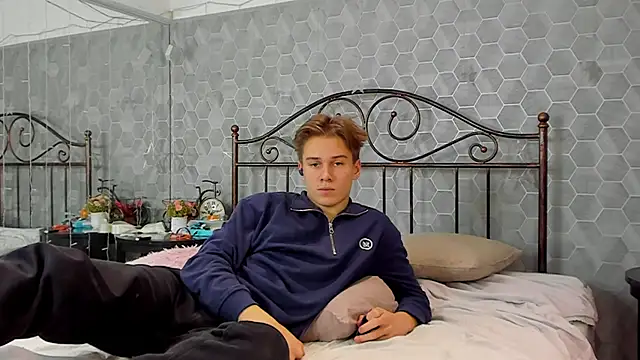 Snapshot of Marcus_Swampov chatting on 12-09-24, 11:15 Marcus Swampov online show from 12-09-24, 11:15