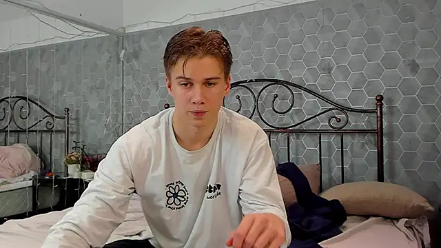 Snapshot of Marcus_Swampov chatting on 12-10-24, 02:39 Marcus Swampov online show from 12-10-24, 02:39