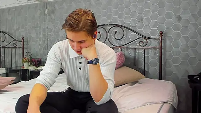 Snapshot of Marcus_Swampov chatting on 12-22-24, 06:39 Marcus Swampov online show from 12-22-24, 06:39