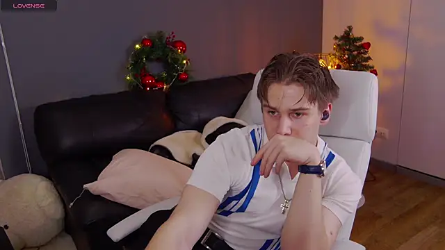 Snapshot of Marcus_Swampov chatting on 12-25-24, 06:52 Marcus Swampov online show from 12-25-24, 06:52