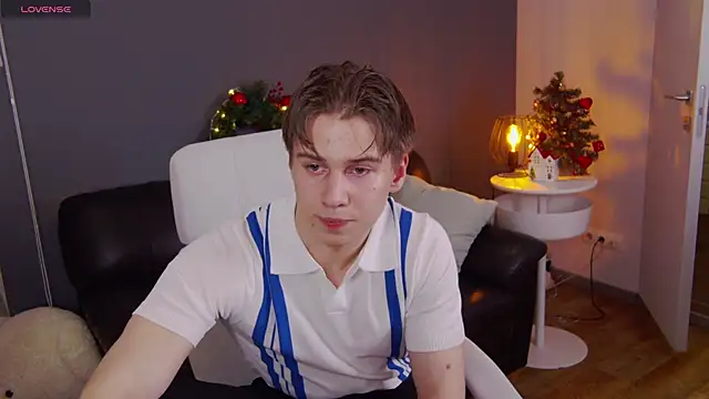 Snapshot of Marcus_Swampov chatting on 12-25-24, 09:56 Marcus Swampov online show from 12-25-24, 09:56