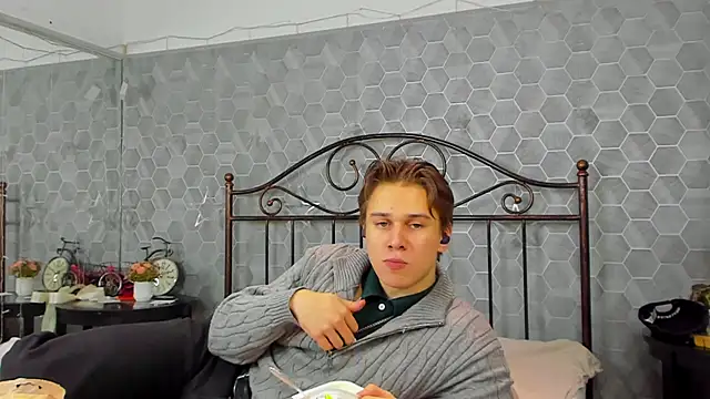 Snapshot of Marcus_Swampov chatting on 01-12-25, 04:42 Marcus Swampov online show from 01-12-25, 04:42