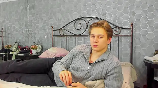 Snapshot of Marcus_Swampov chatting on 01-17-25, 08:11 Marcus Swampov online show from 01-17-25, 08:11