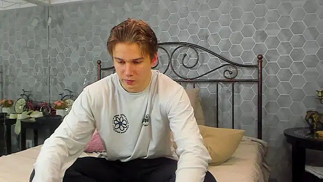 Snapshot of Marcus_Swampov chatting on 01-20-25, 06:21 Marcus Swampov online show from 01-20-25, 06:21