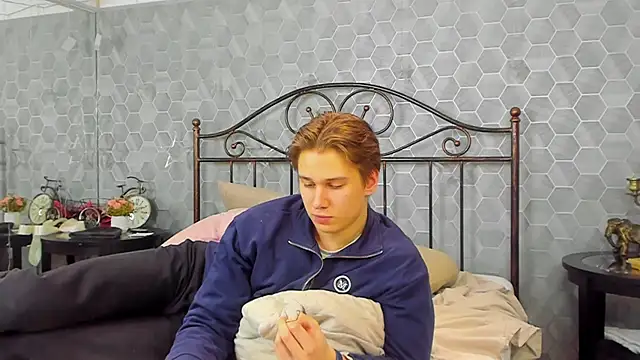 Snapshot of Marcus_Swampov chatting on 01-20-25, 01:32 Marcus Swampov online show from 01-20-25, 01:32