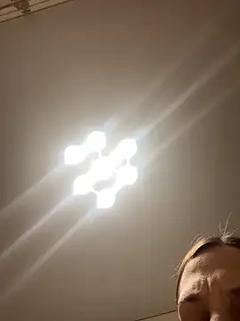 Janet Welder online show from 10-19-25, 07:47